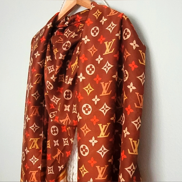 Louis Vuitton Silk Scarf - Picture 2 of 15